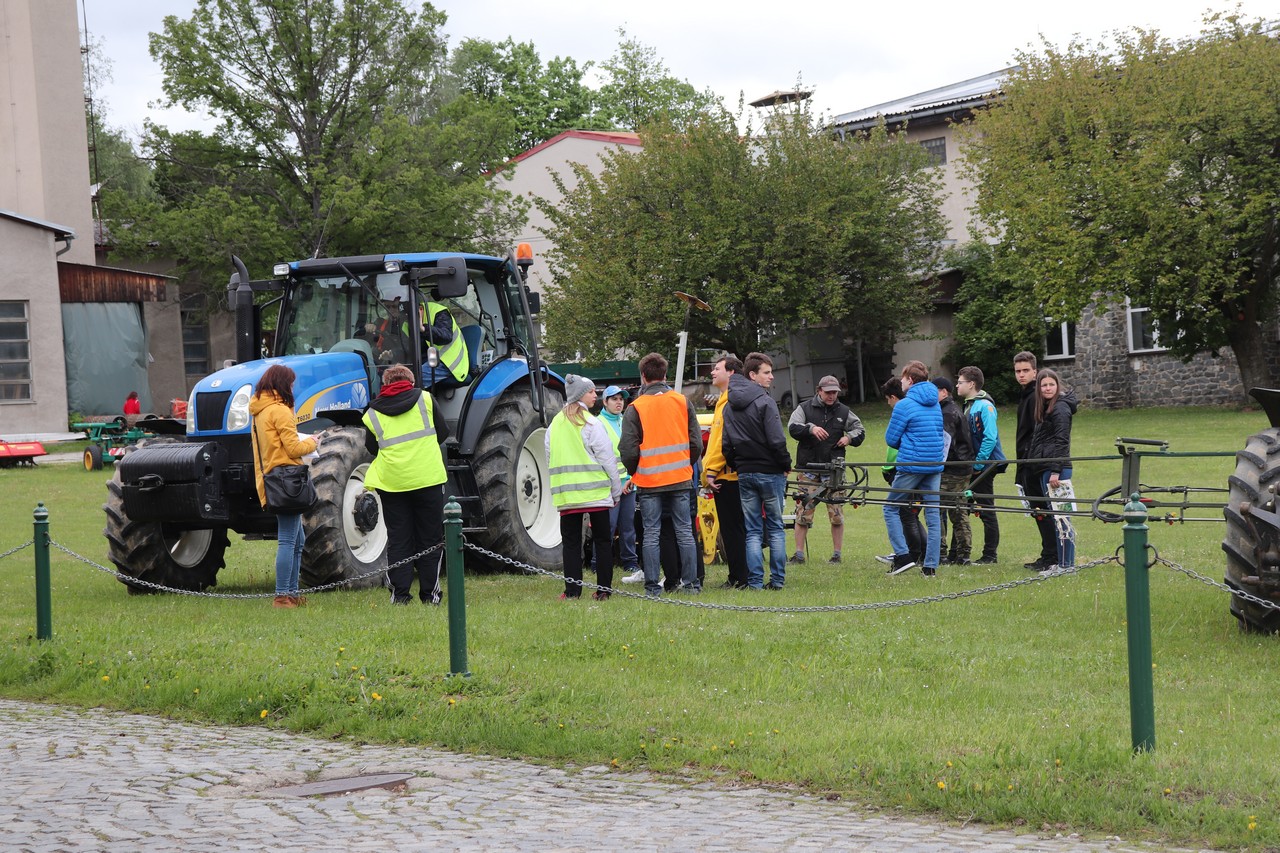Letošní Den fascinace rostlinami se konal v Šumperku 15.května 2019 v areálu firmy AGRITEC, výzkum, šlechtění a služby. 
